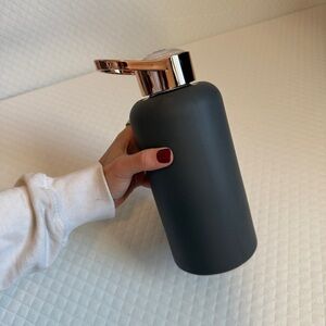 Apana Glass Water Bottle Grey Gray Silicone Cover Crystal Top with Handle 32oz